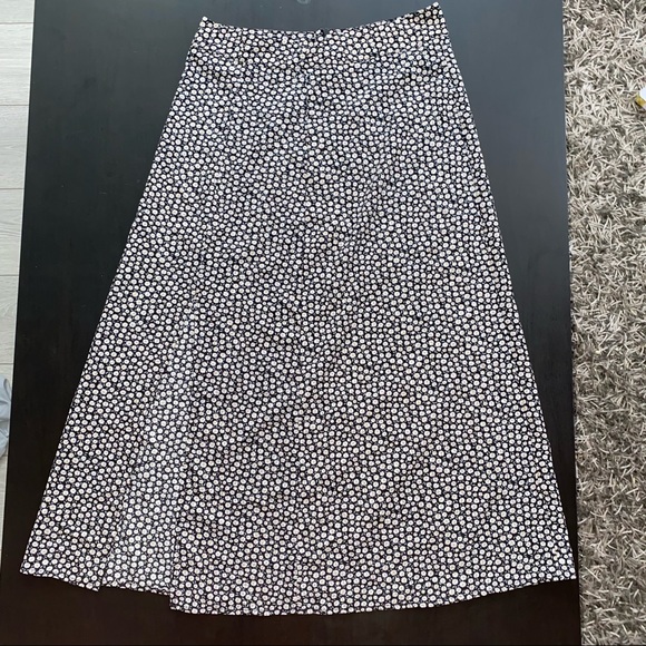SHEIN Floral Slit Hem Skirt | Size Medium - Picture 4 of 4